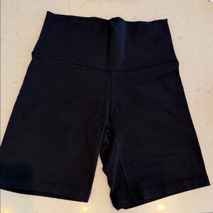 Aritzia High-Waist Black Women's Active Shorts size S
